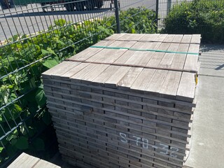Ca. 228x Guyana Ipé Planken Fijnbezaagd, 27x80mm, lengte 125cm